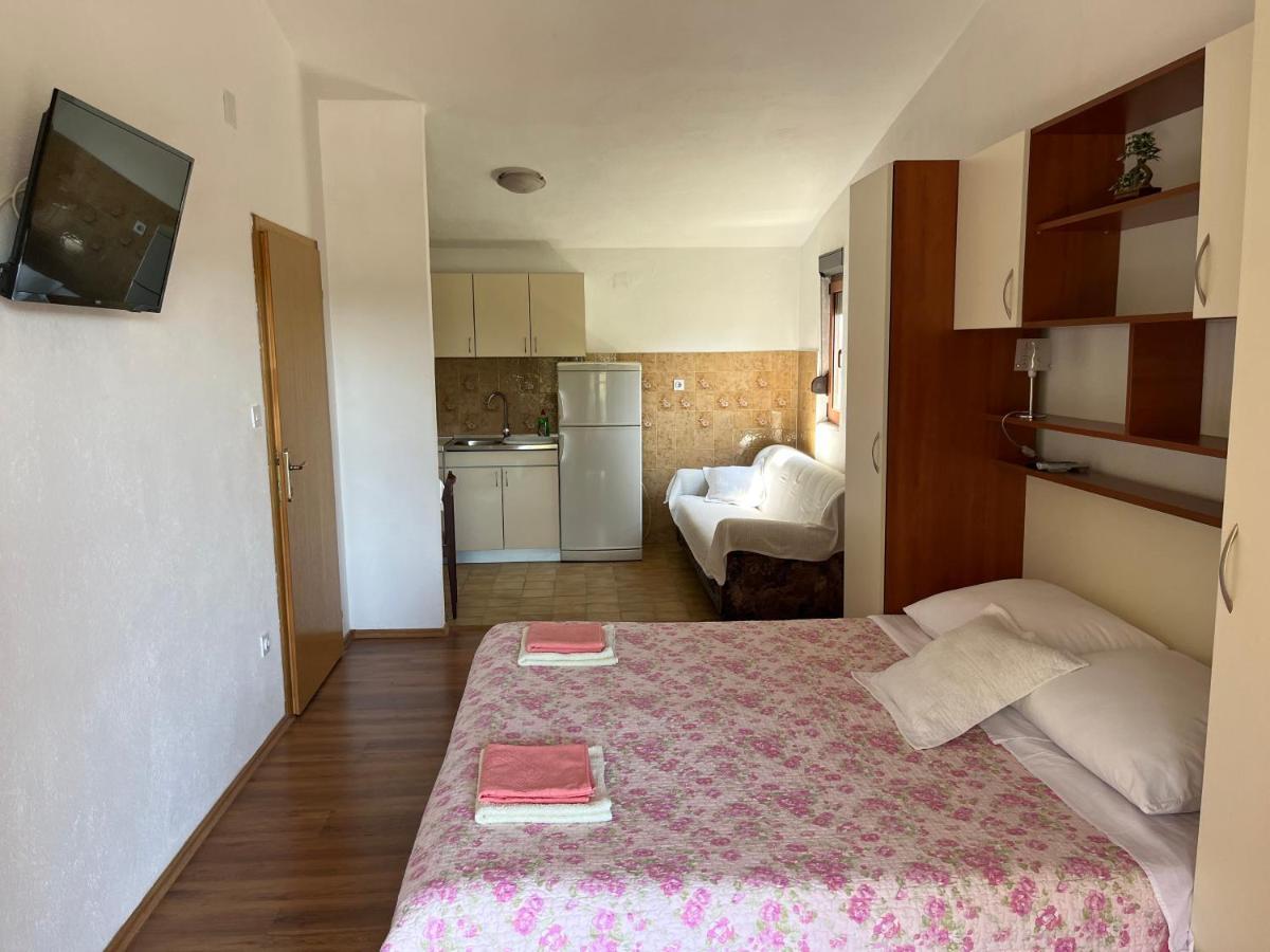 Apartmani Sekana Starigrad Paklenica Eksteriør bilde